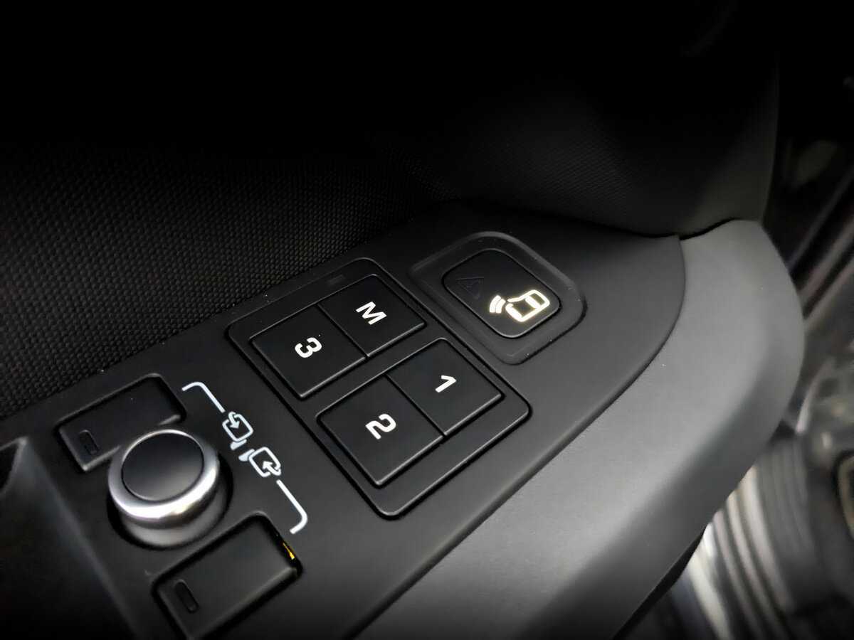 Land Rover Defender 110, 2021 Фото №22