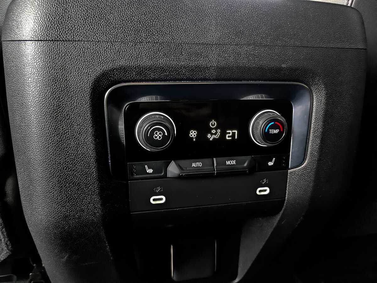 Chevrolet Tahoe, 2021 Фото №25