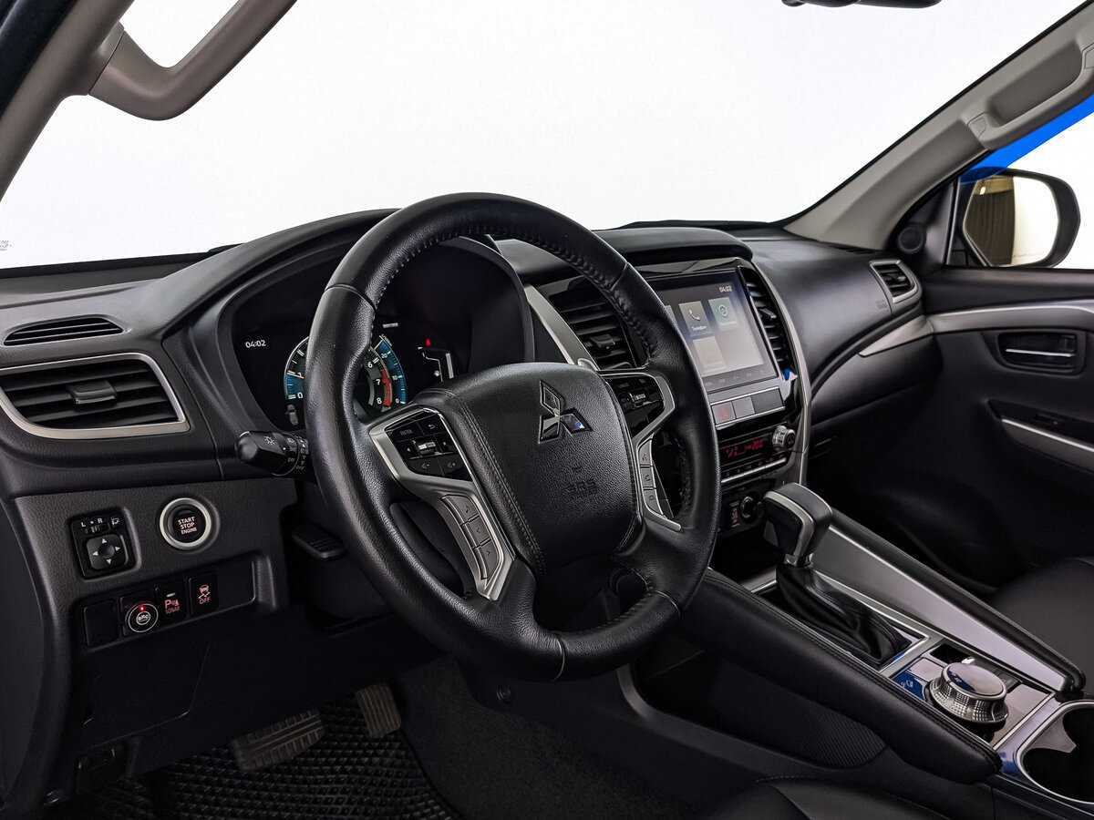 Mitsubishi Montero Sport, 2023 Фото №13