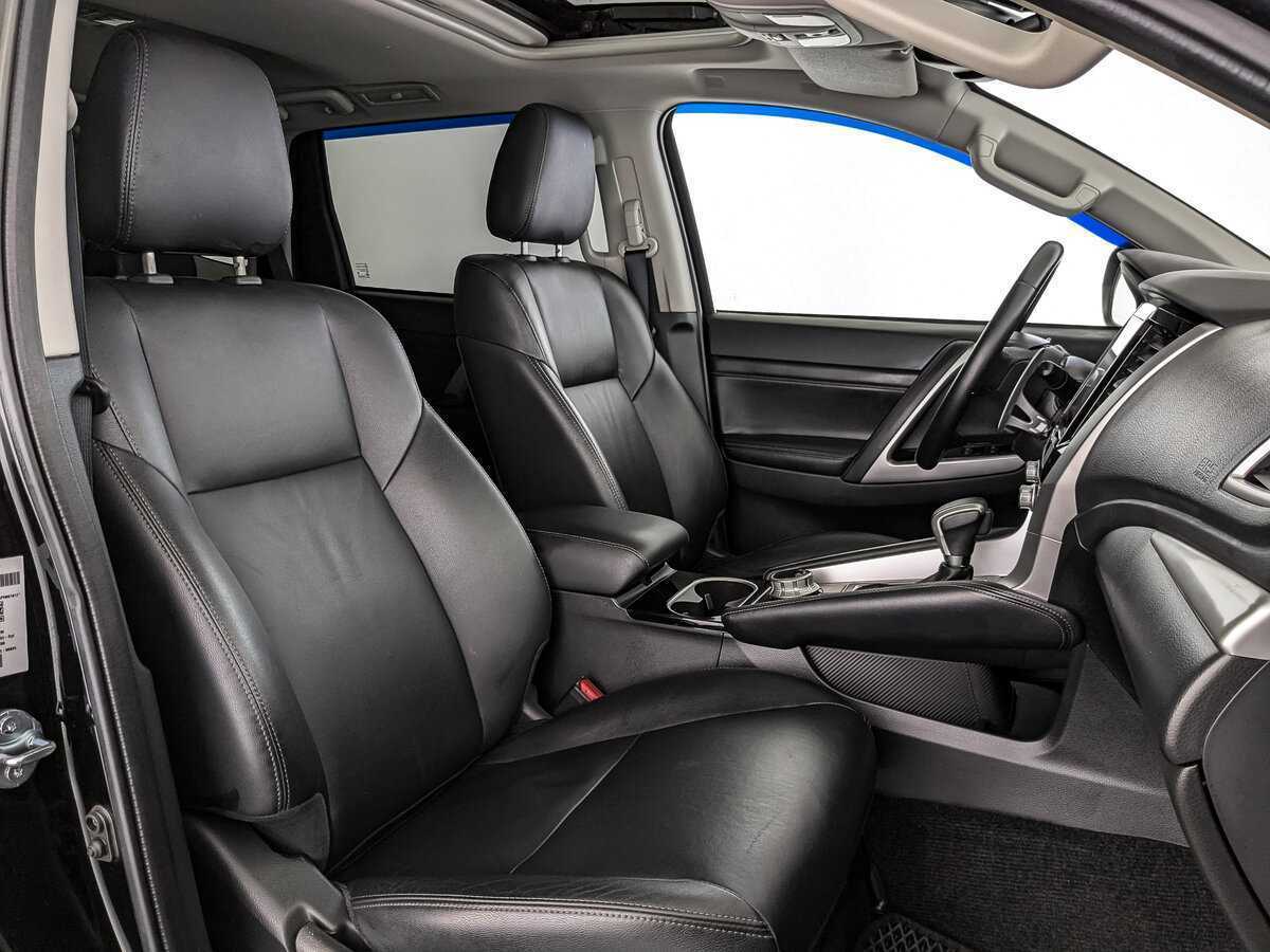 Mitsubishi Montero Sport, 2023 Фото №22