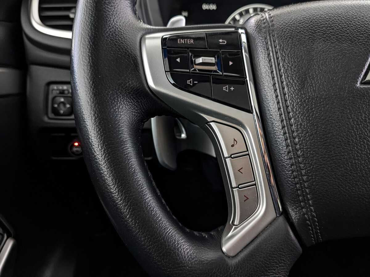 Mitsubishi Montero Sport, 2023 Фото №28