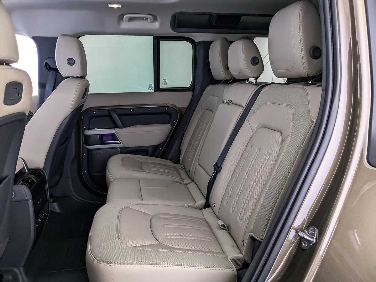 Land Rover Defender 110, 2021 Фото №18