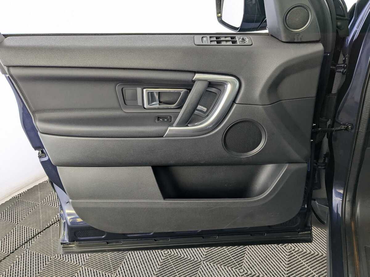 Land Rover Discovery Sport, 2017 Фото №16