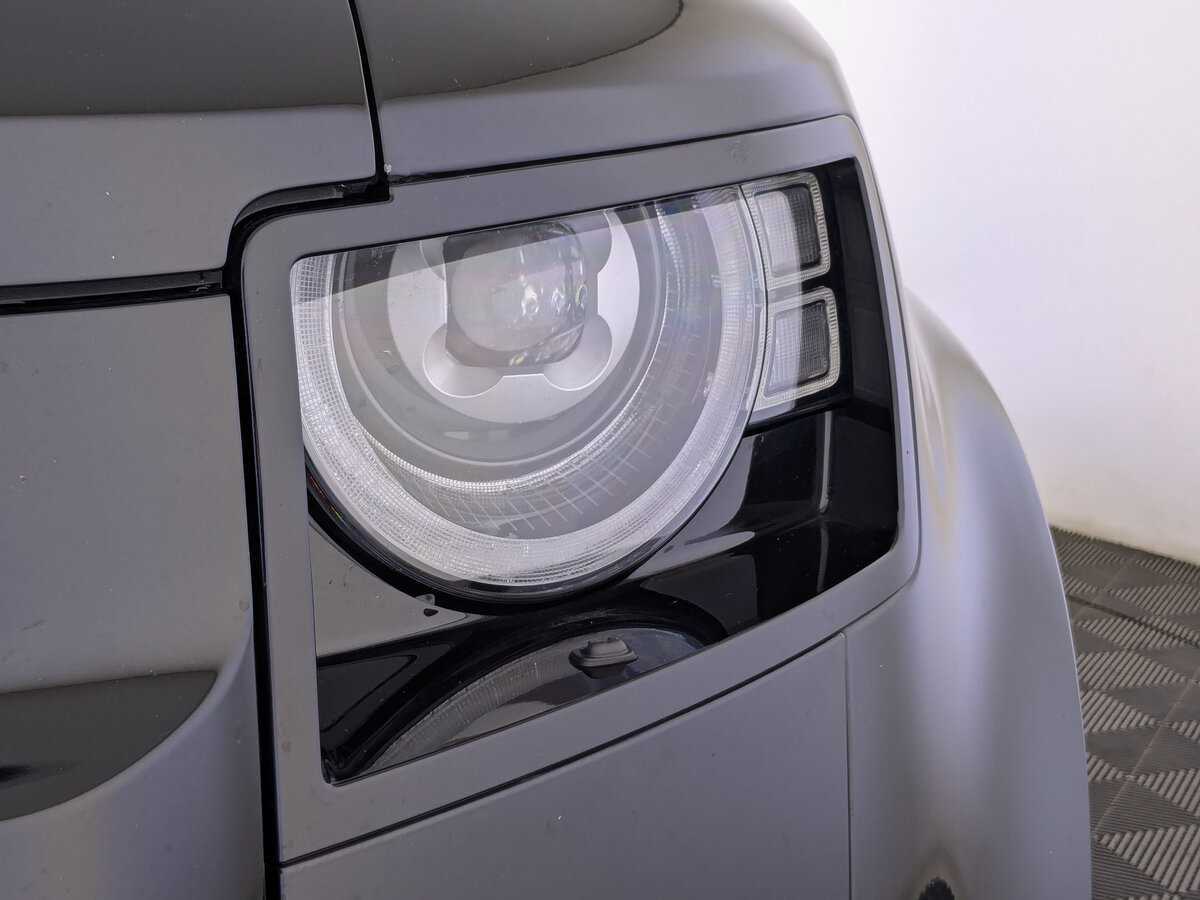 Land Rover Defender 110, 2021 Фото №11
