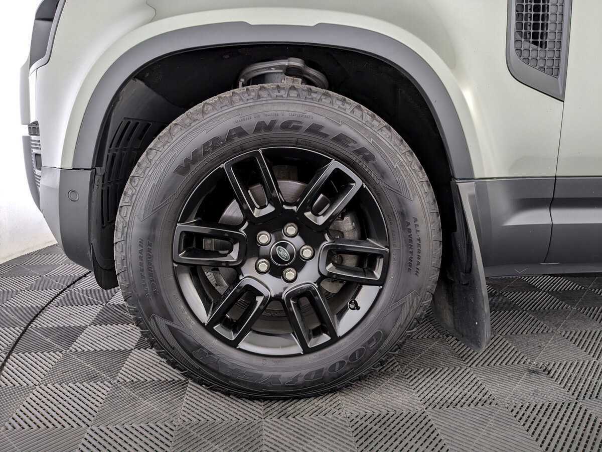 Land Rover Defender 110, 2021 Фото №18