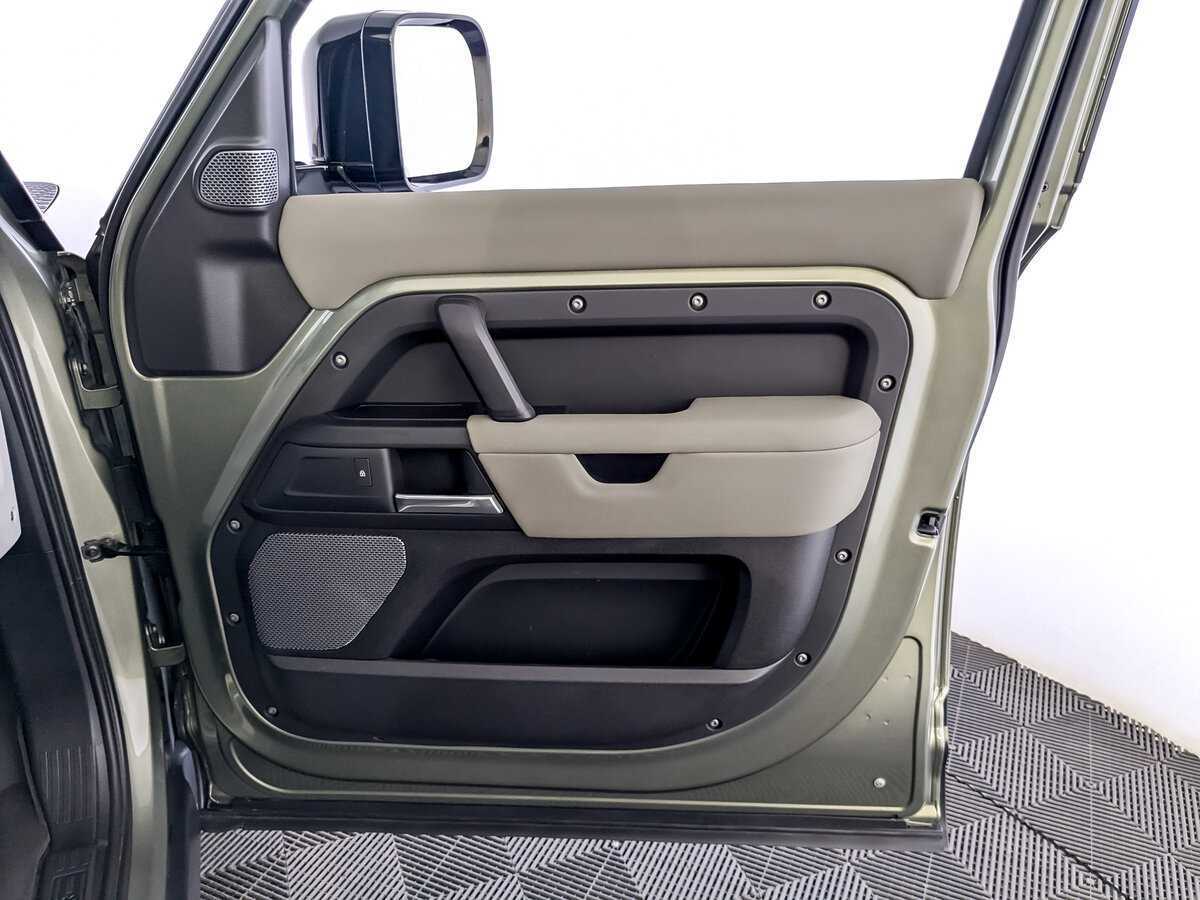 Land Rover Defender 110, 2021 Фото №25