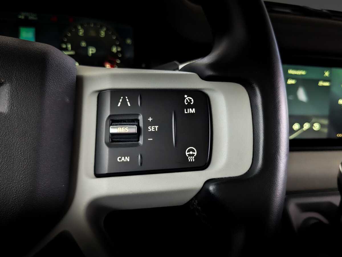 Land Rover Defender 110, 2021 Фото №28