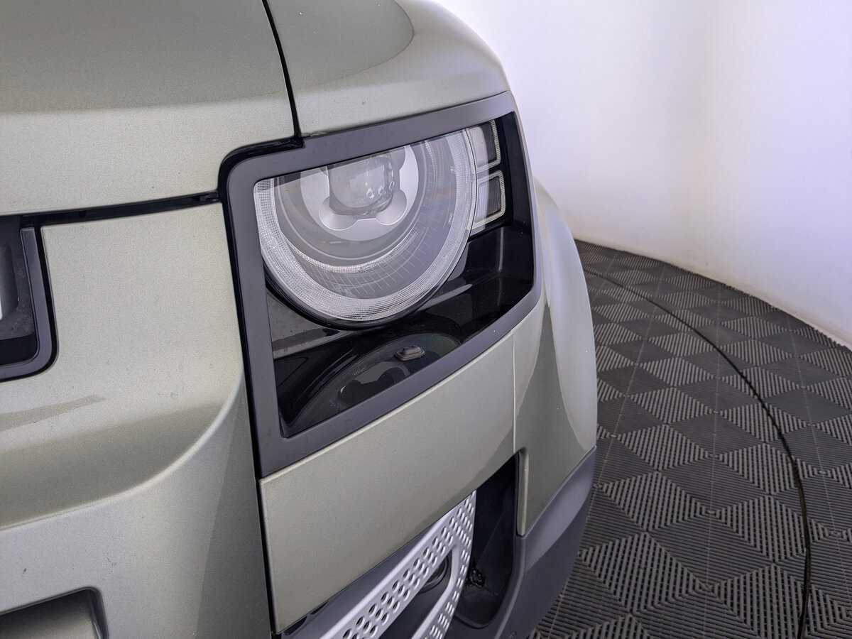 Land Rover Defender 110, 2021 Фото №11
