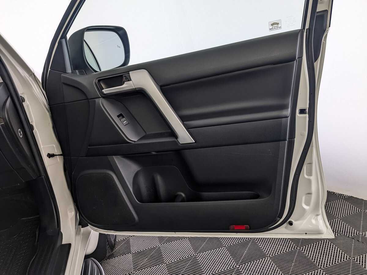 Toyota Land Cruiser Prado, 2019 Фото №25