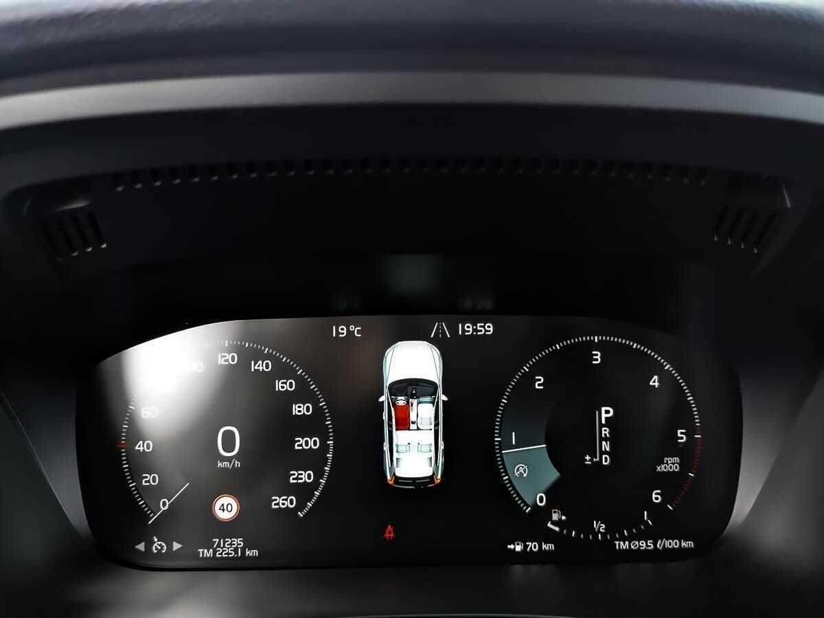 Volvo XC60, 2021 Фото №15