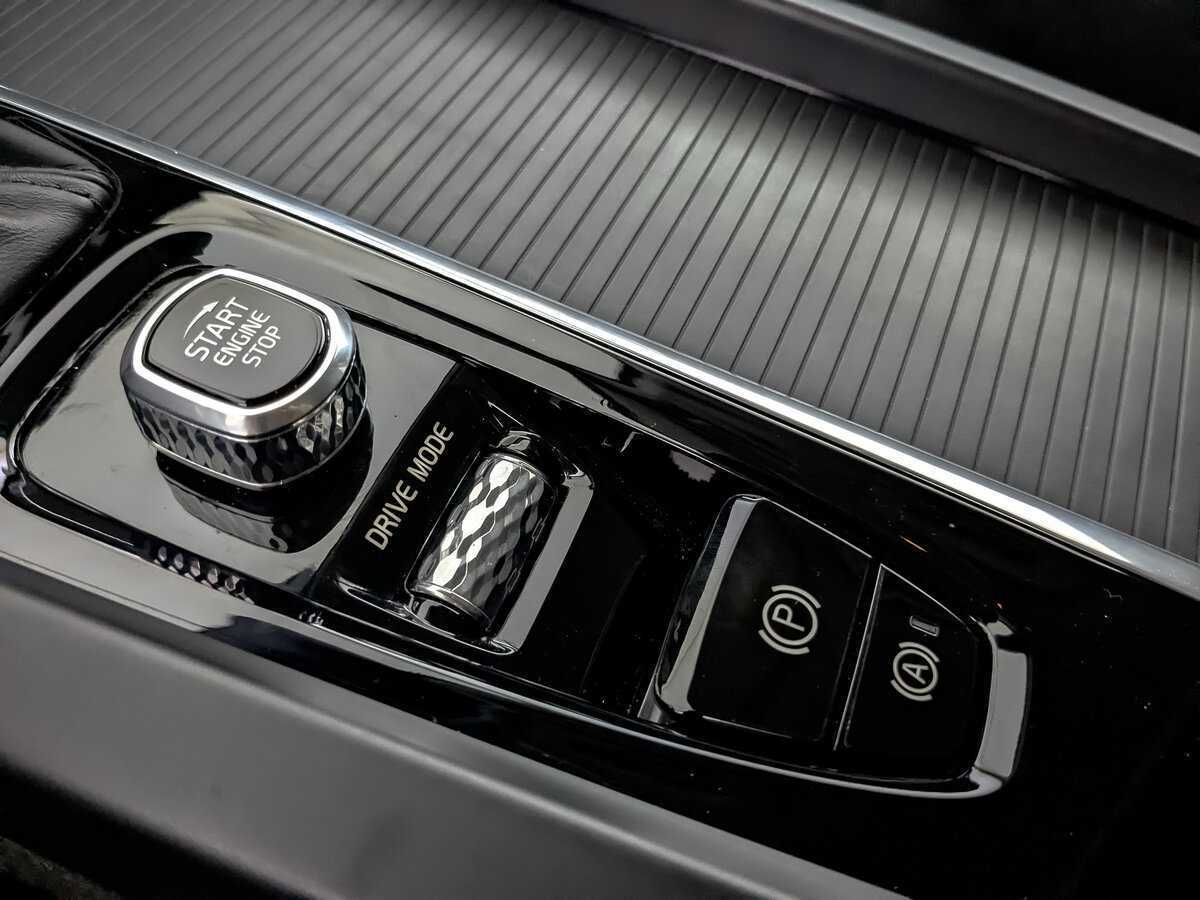 Volvo XC60, 2021 Фото №22
