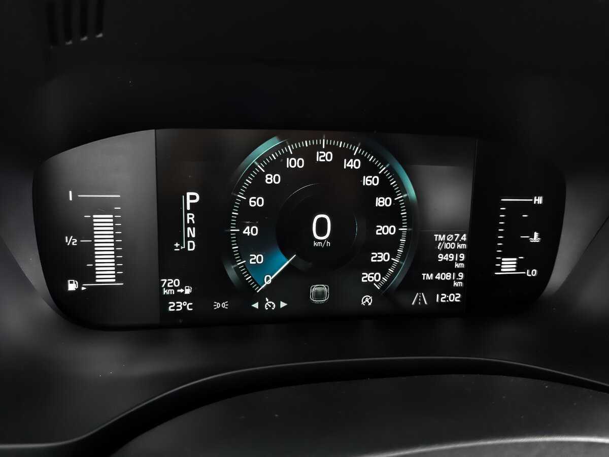 Volvo XC60, 2020 Фото №16