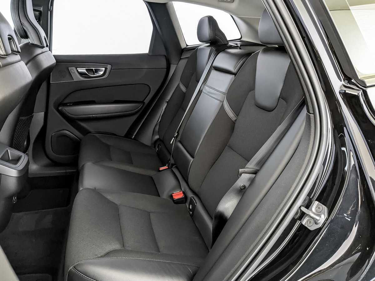 Volvo XC60, 2020 Фото №12