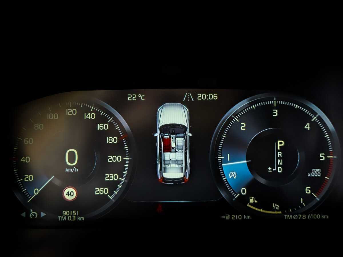 Volvo XC60, 2020 Фото №13