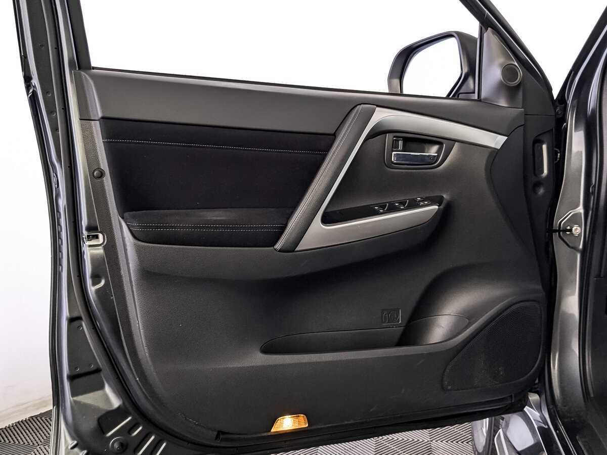 Mitsubishi Pajero Sport, 2021 Фото №18