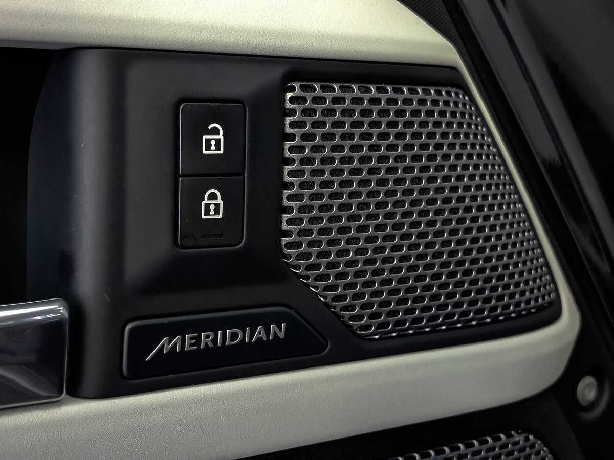 Land Rover Defender 90, 2021 Фото №26