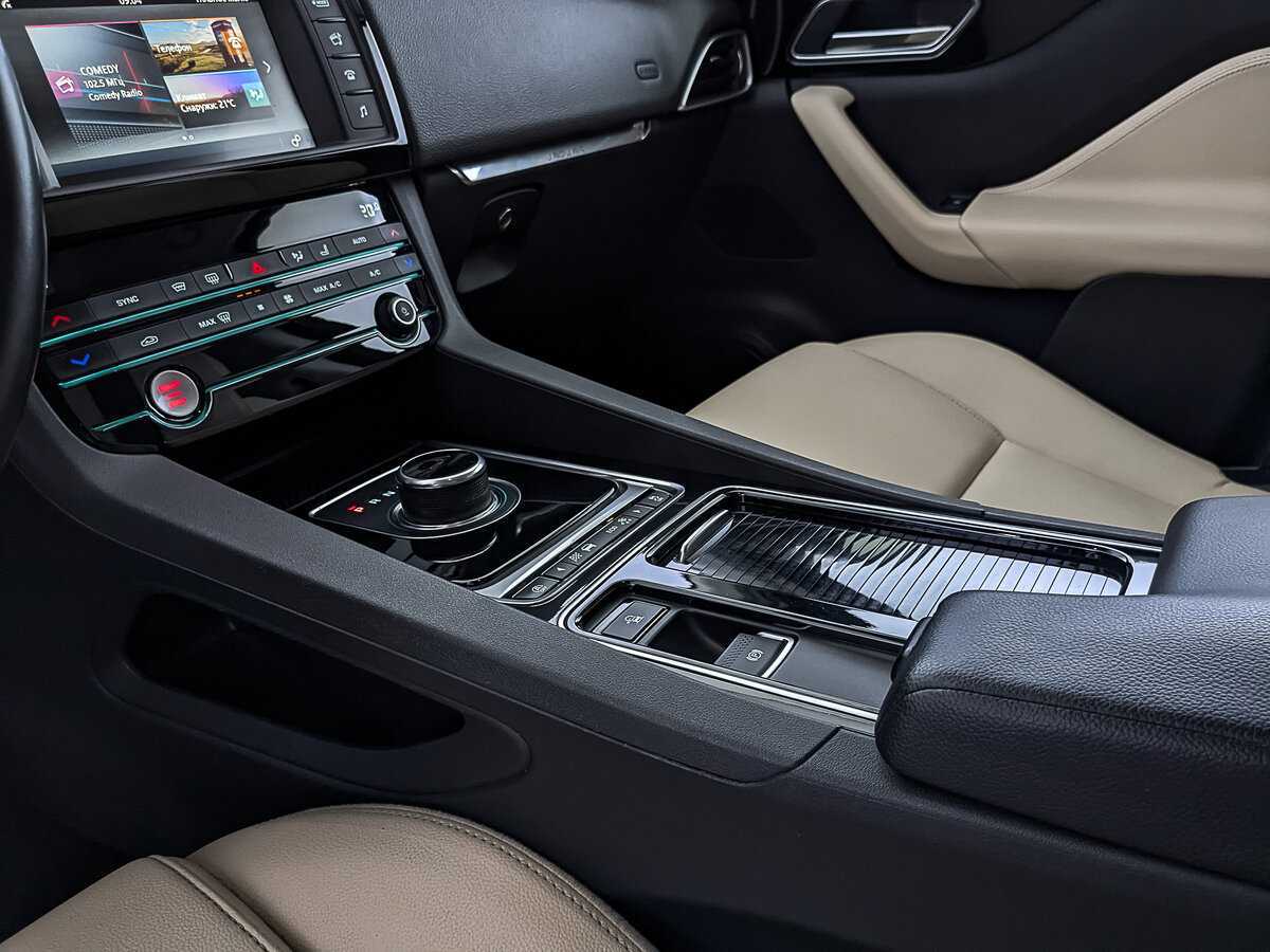 Jaguar F-Pace, 2017 Фото №24