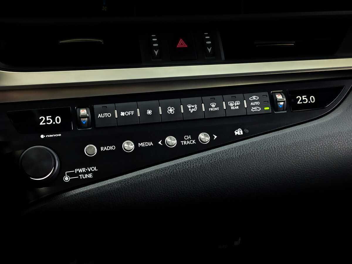 Lexus ES 200, 2019 Фото №26