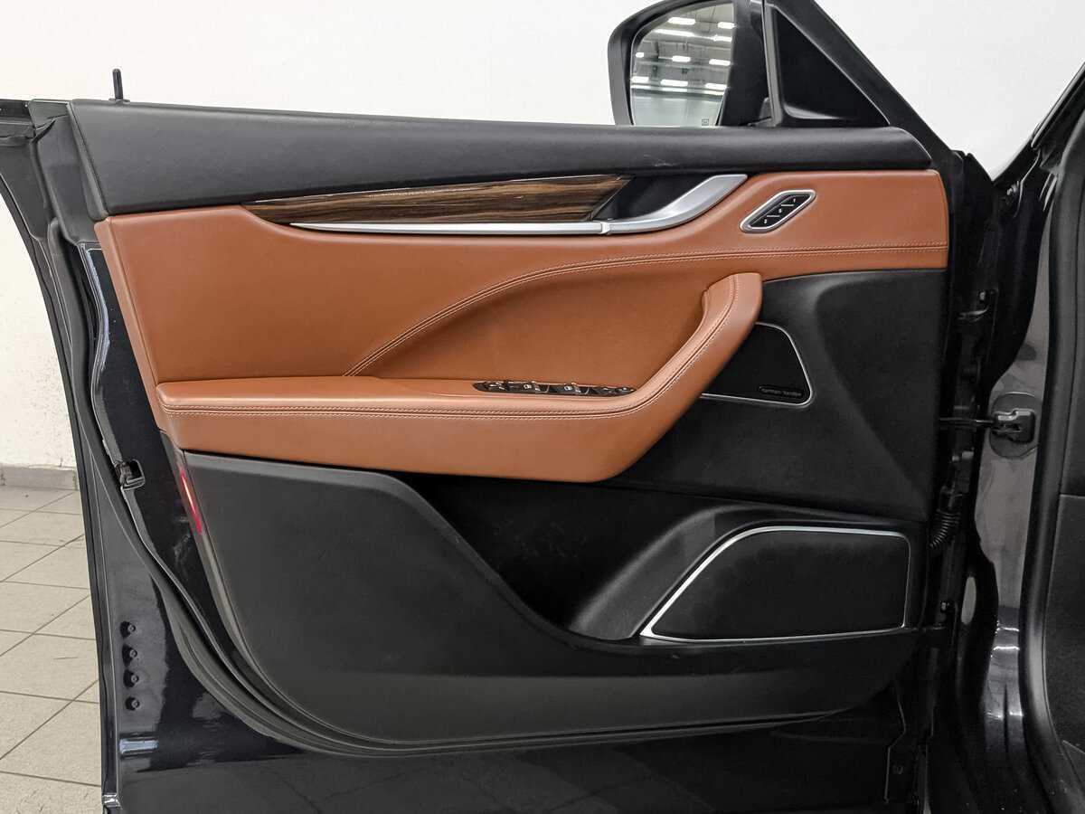 Maserati Levante Diesel, 2017 Фото №19