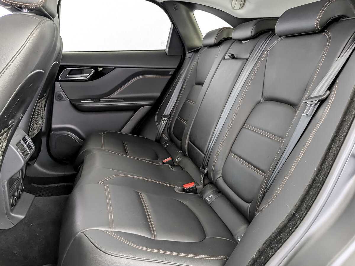 Jaguar F-Pace, 2018 Фото №12