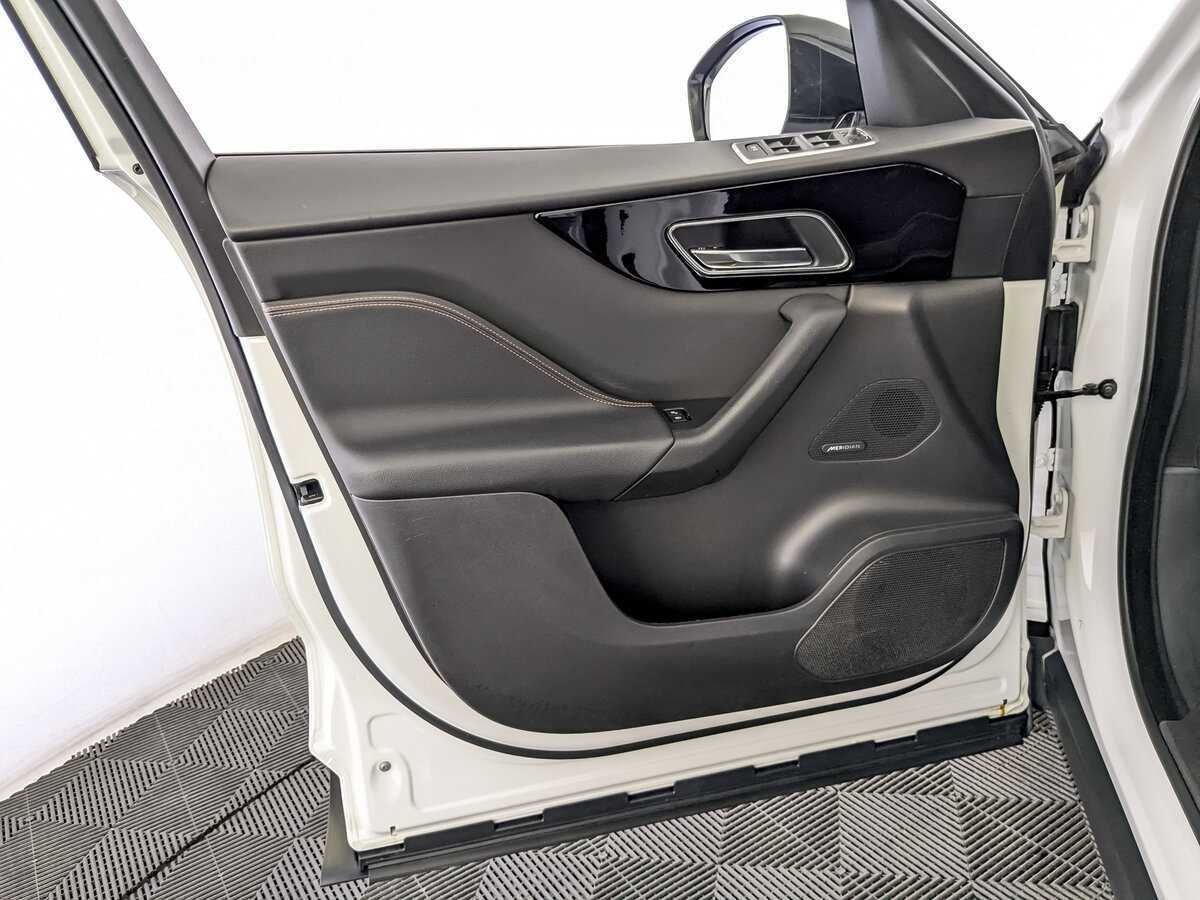 Jaguar F-Pace, 2018 Фото №19