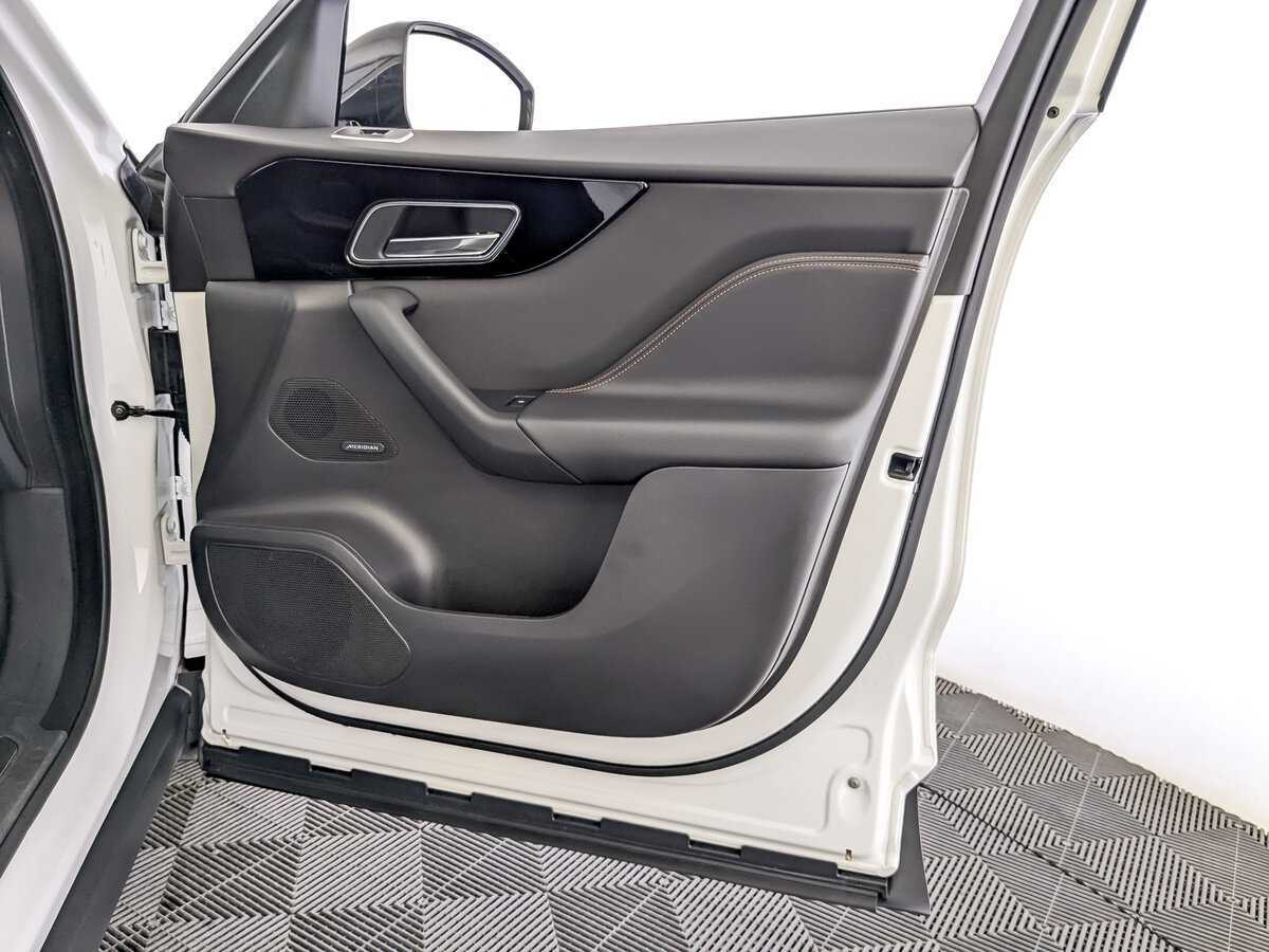 Jaguar F-Pace, 2018 Фото №25