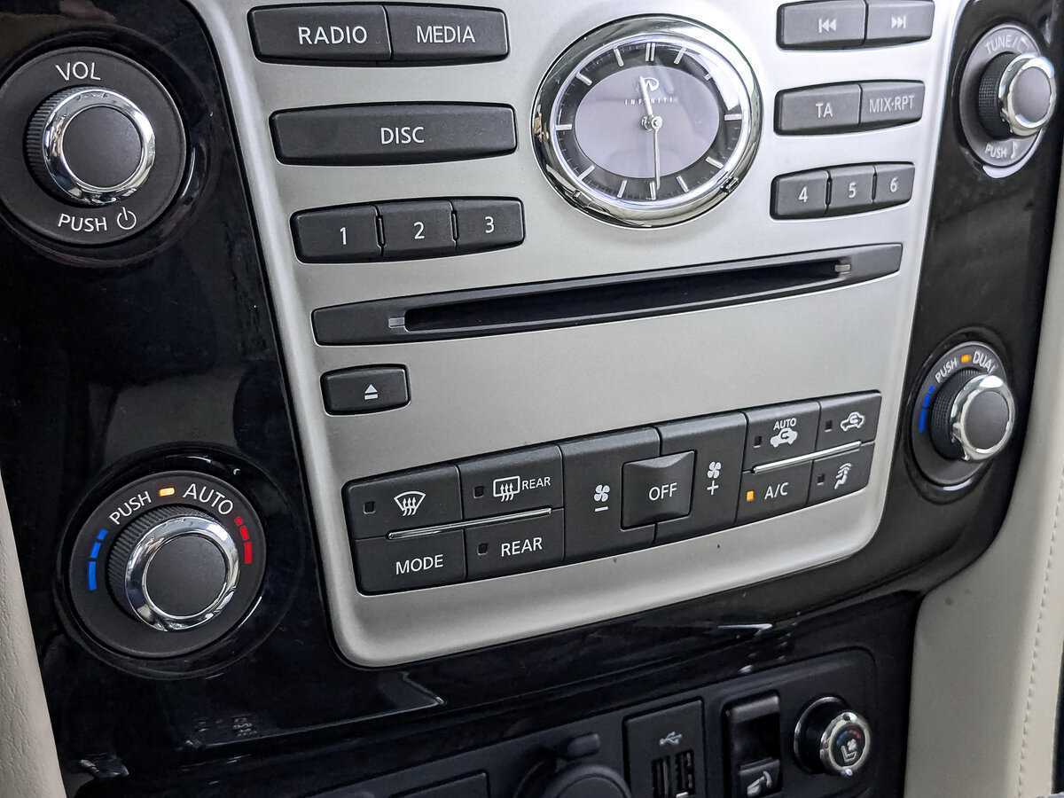 Infiniti QX80, 2018 Фото №21