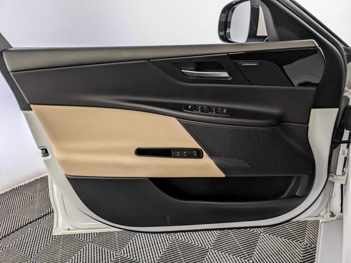Jaguar XE, 2017 Фото №19