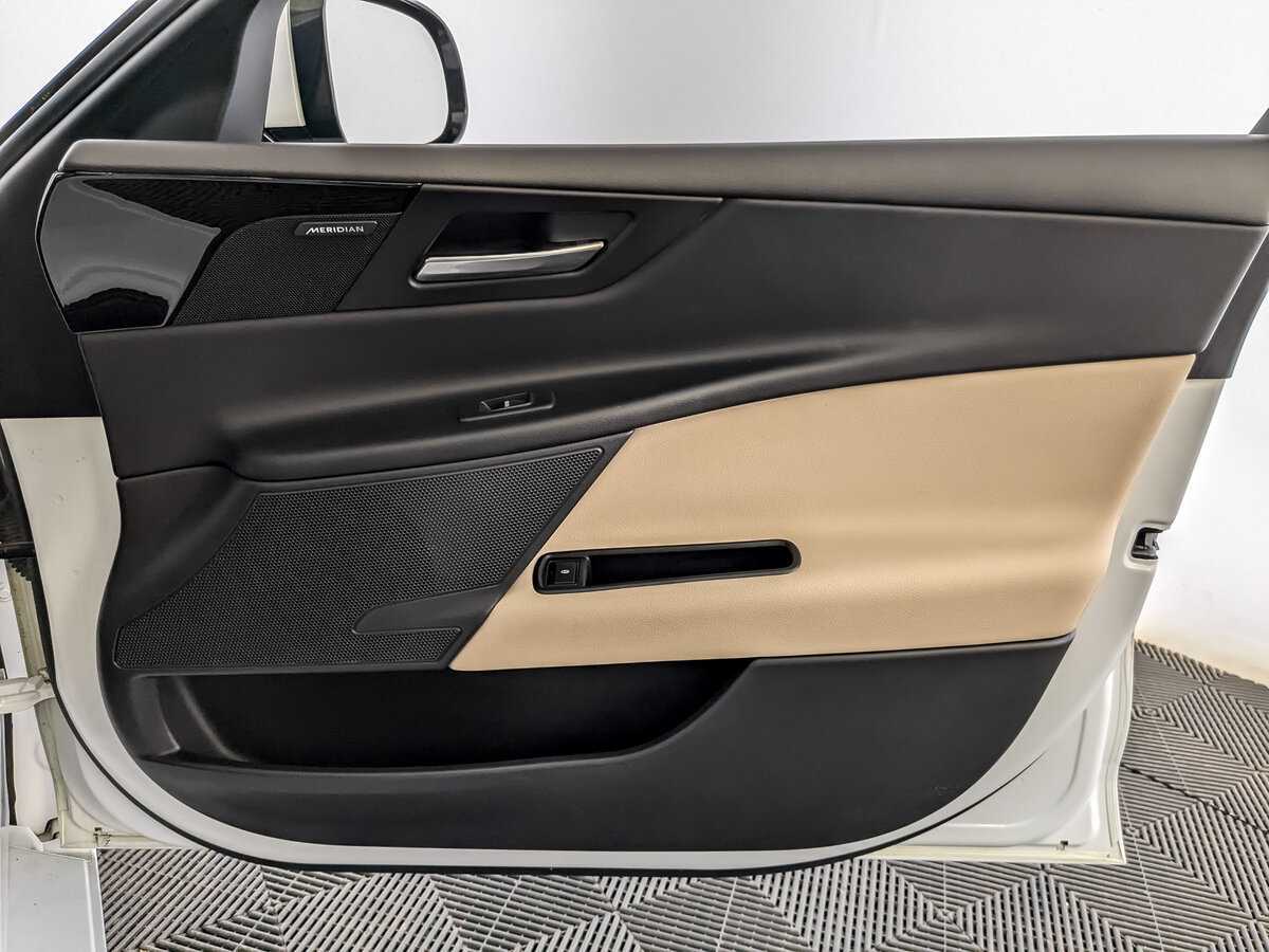 Jaguar XE, 2017 Фото №26