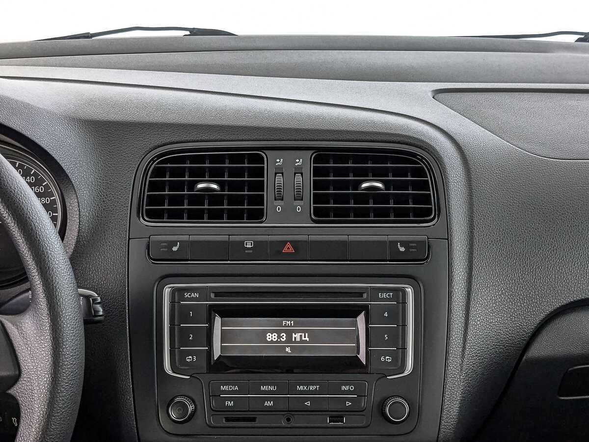 Volkswagen Polo, 2015 Фото №17