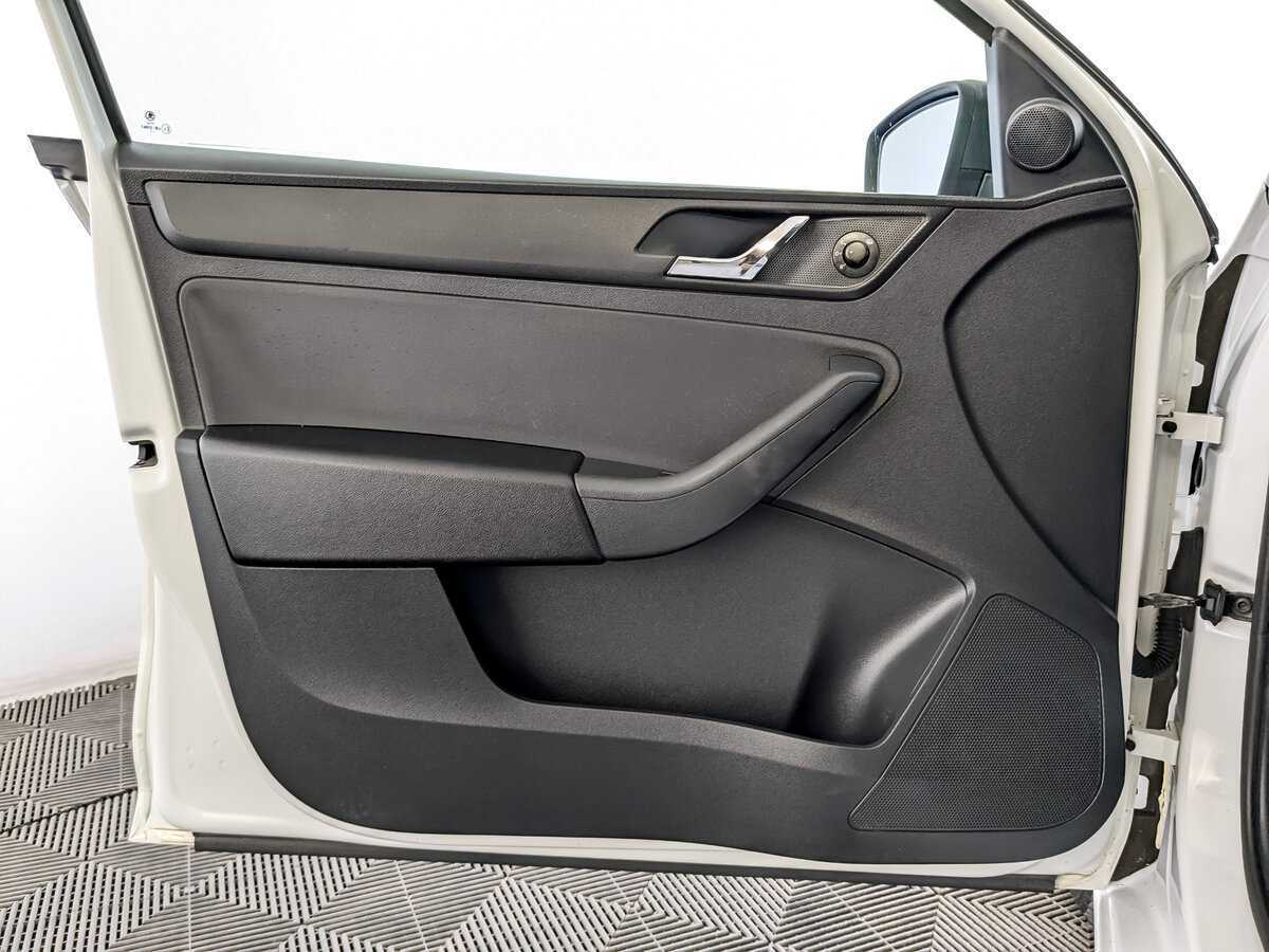 Skoda Rapid, 2017 Фото №19