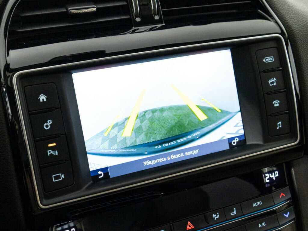 Jaguar F-Pace, 2017 Фото №18