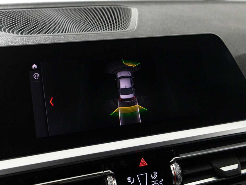 BMW 3 серии 320d xDrive, 2019 Фото №15