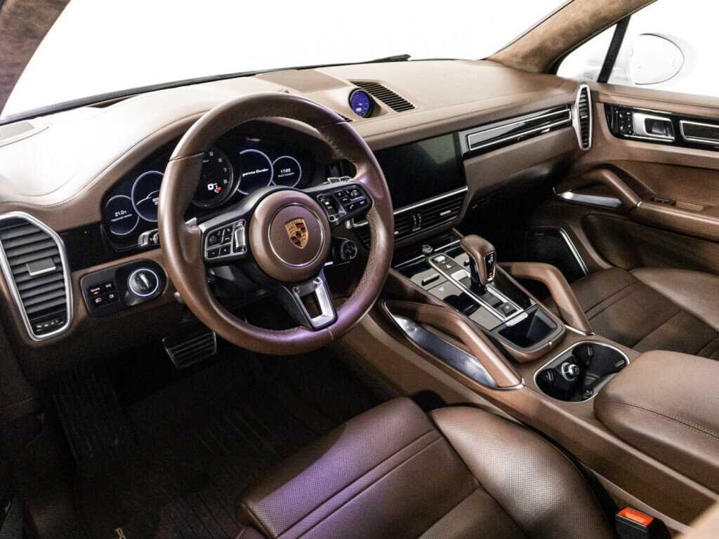 Porsche Cayenne Turbo, 2018 Фото №10