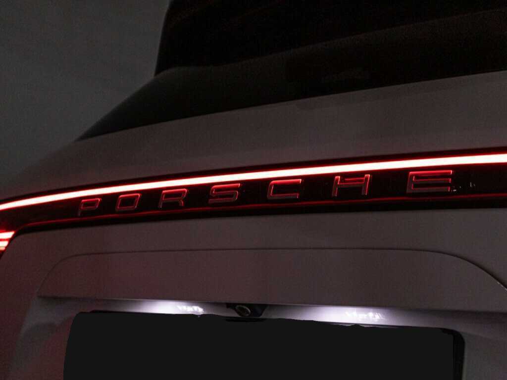 Porsche Cayenne Turbo, 2018 Фото №31