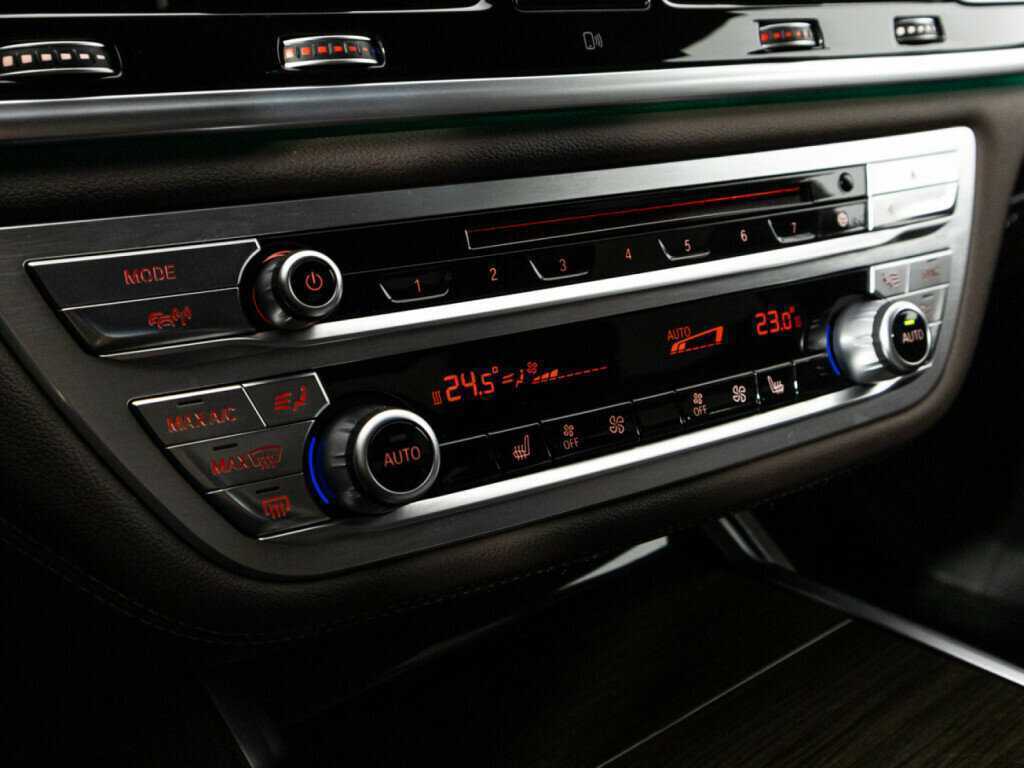 BMW 7 серии 730i, 2016 Фото №19