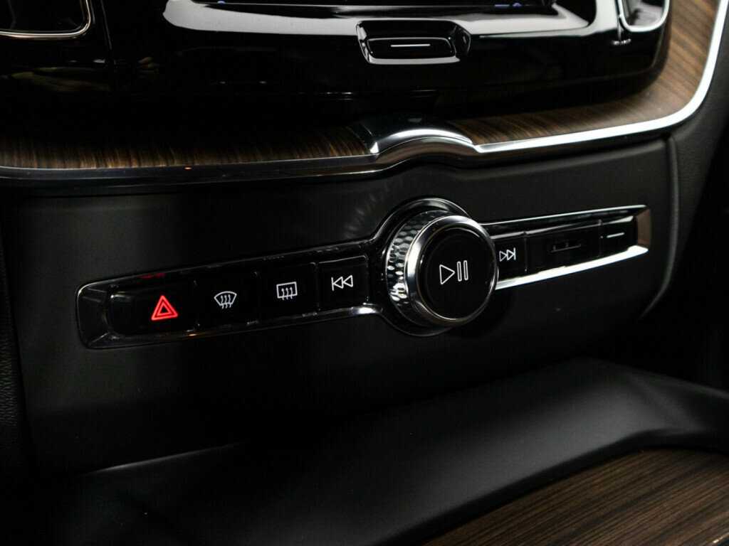 Volvo XC60, 2021 Фото №20