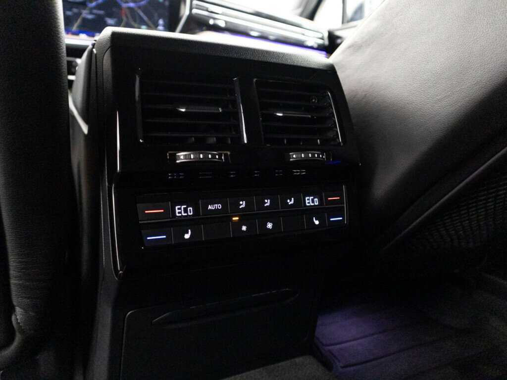 Volkswagen Touareg, 2022 Фото №24