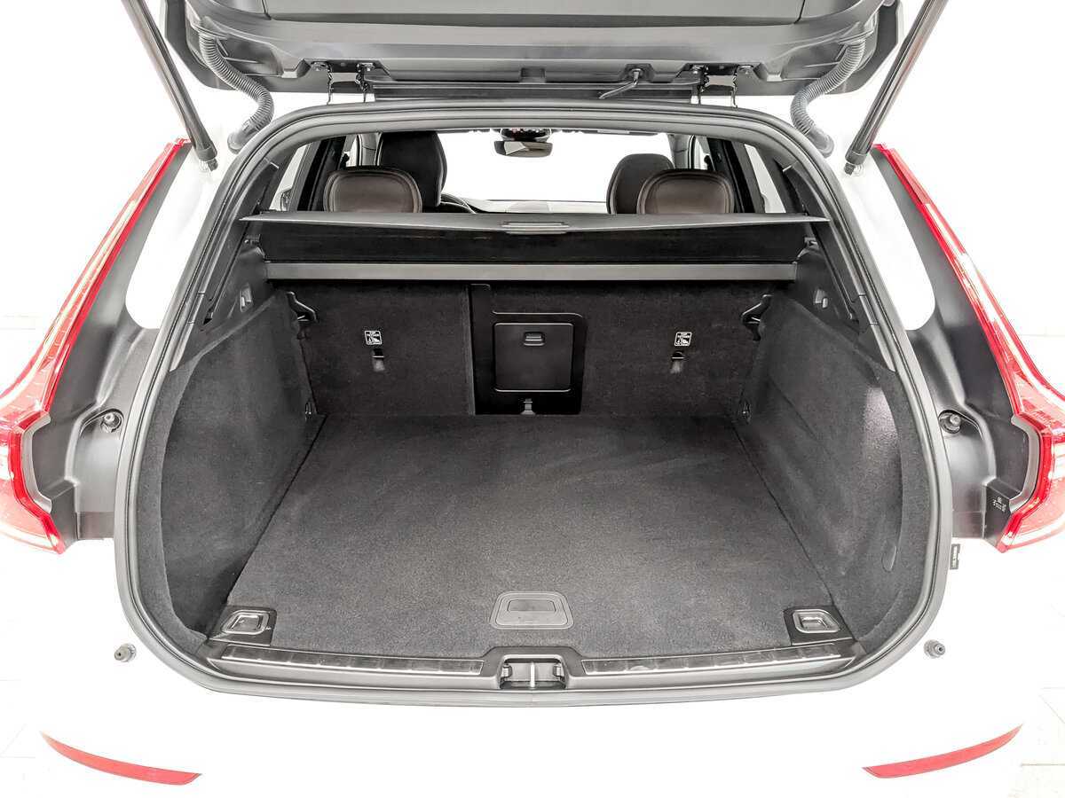 Volvo XC60, 2021 Фото №10