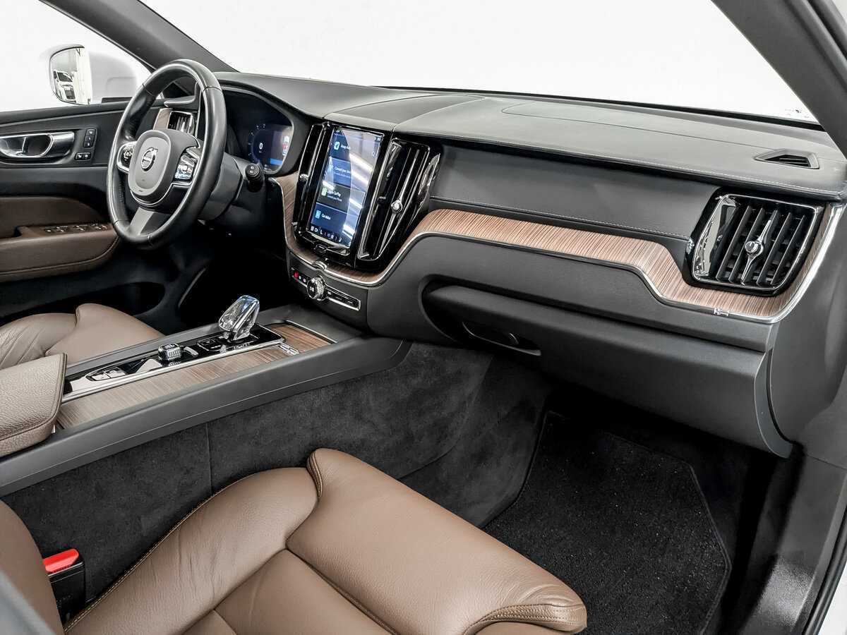 Volvo XC60, 2021 Фото №11