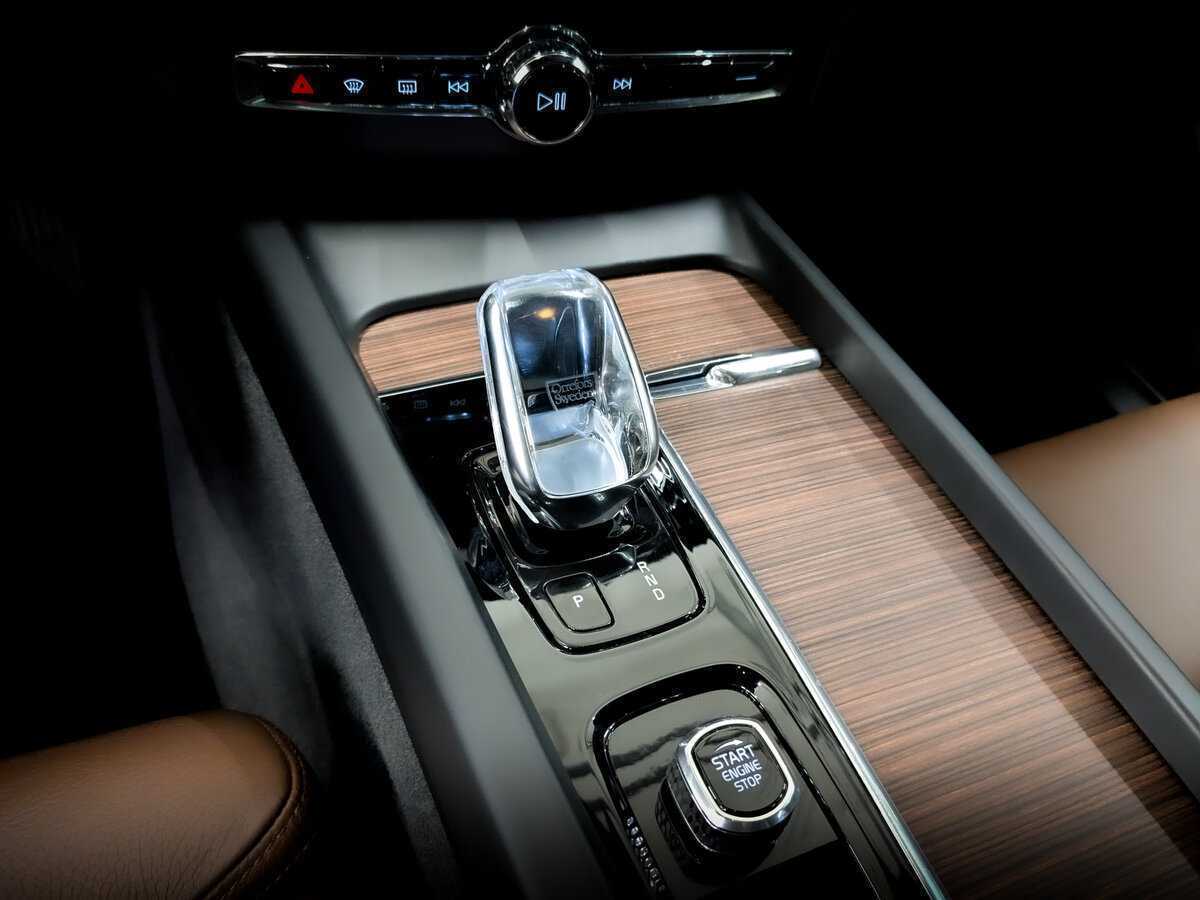 Volvo XC60, 2021 Фото №23