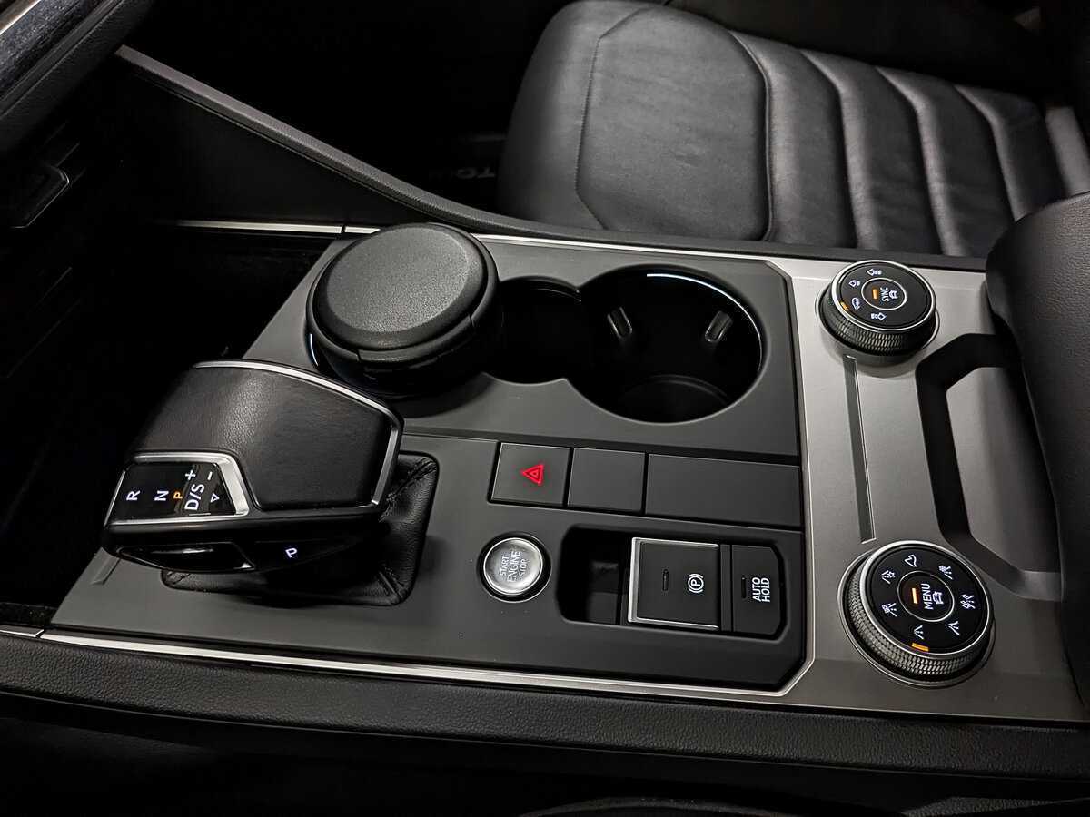 Volkswagen Touareg, 2018 Фото №29