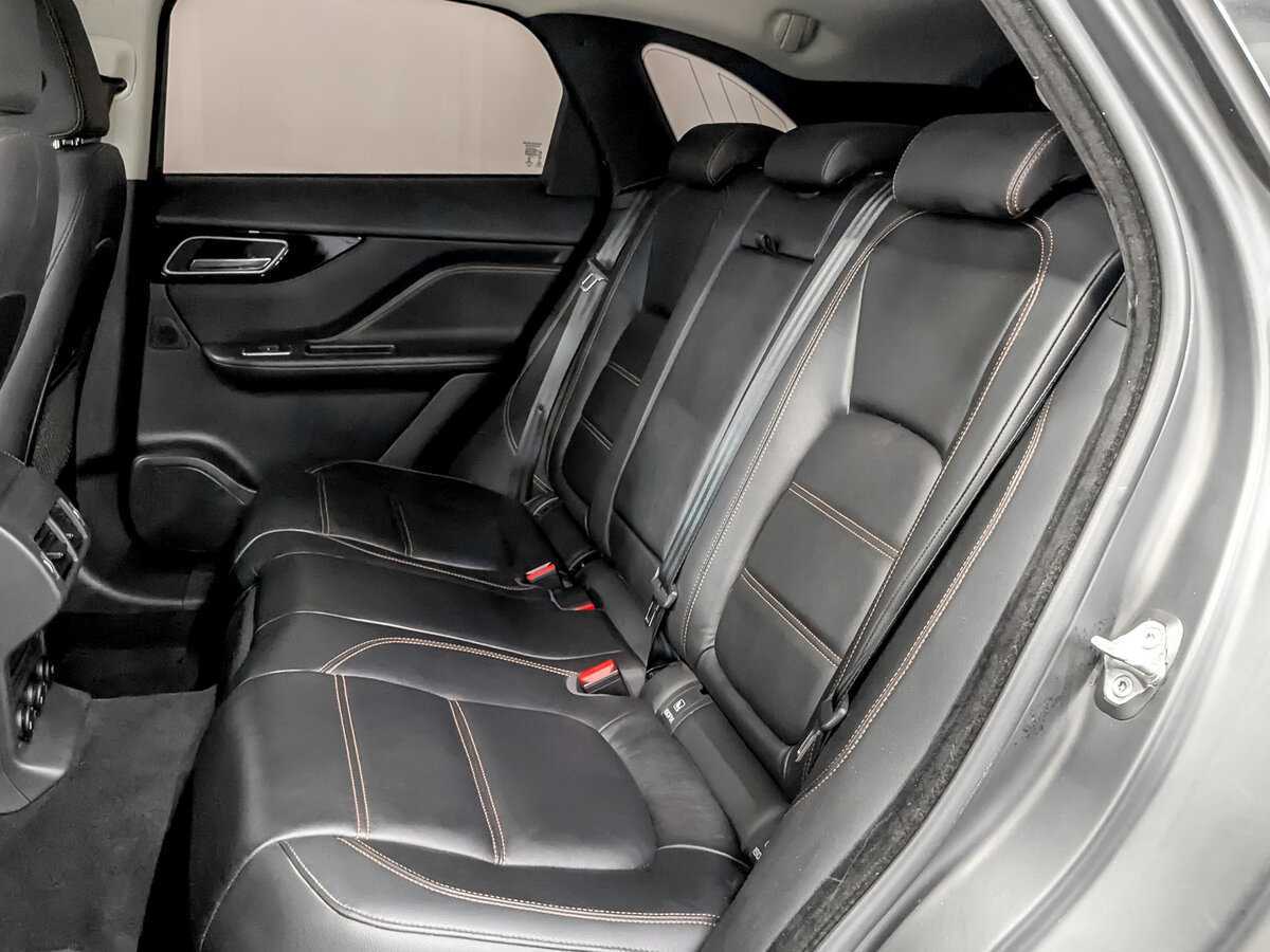 Jaguar F-Pace, 2018 Фото №12