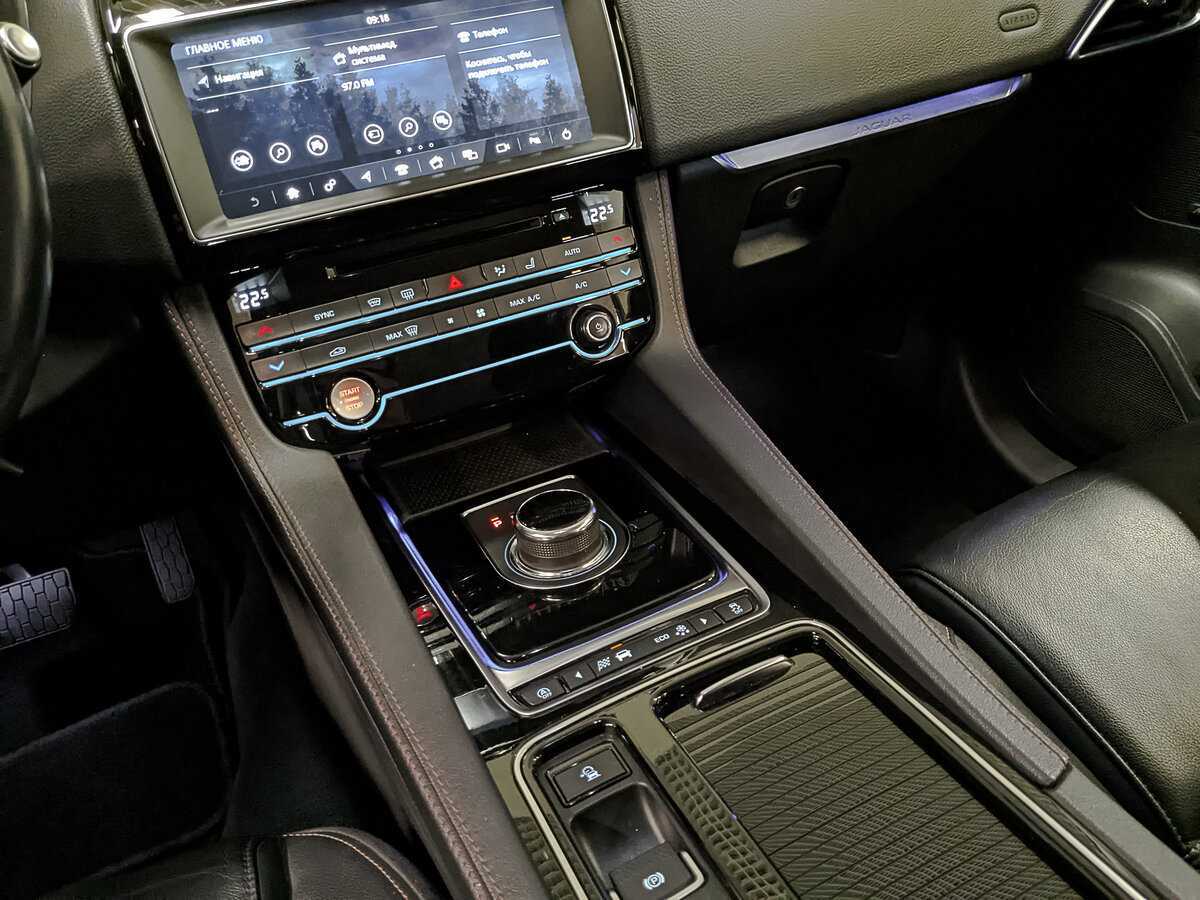 Jaguar F-Pace, 2018 Фото №24