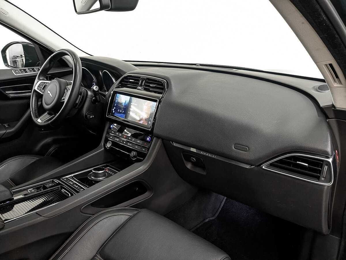 Jaguar F-Pace, 2018 Фото №11