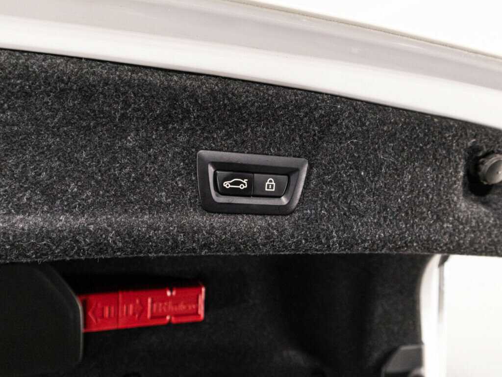 BMW 3 серии 320d xDrive, 2020 Фото №16