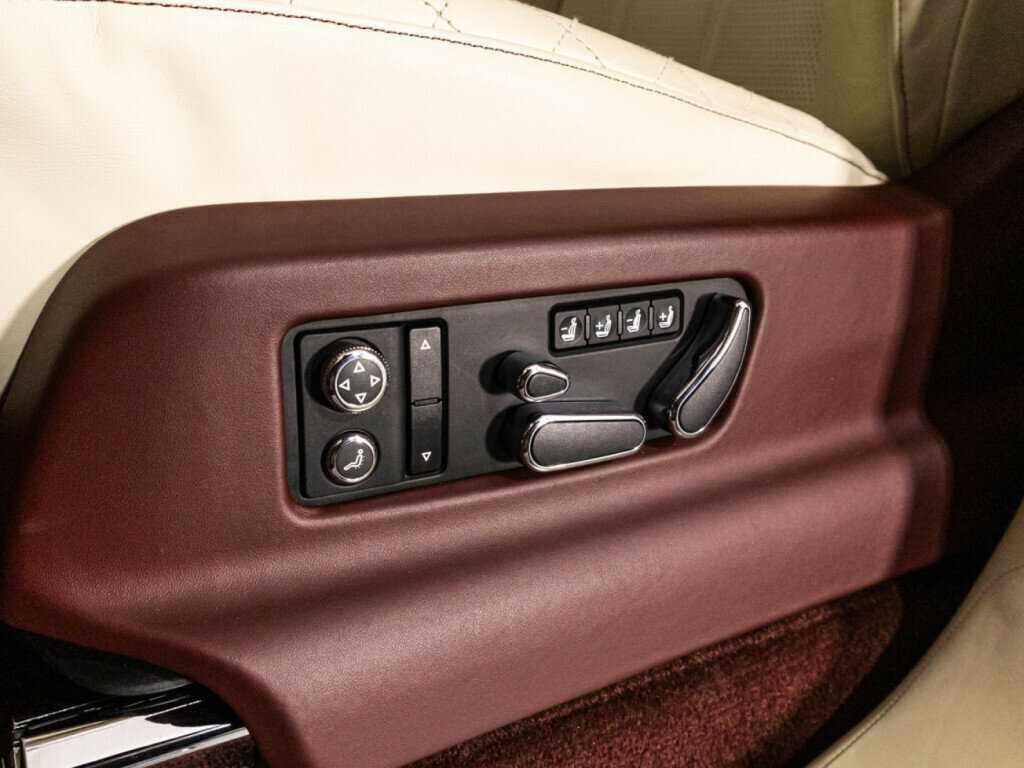 Bentley Bentayga Speed, 2020 Фото №20