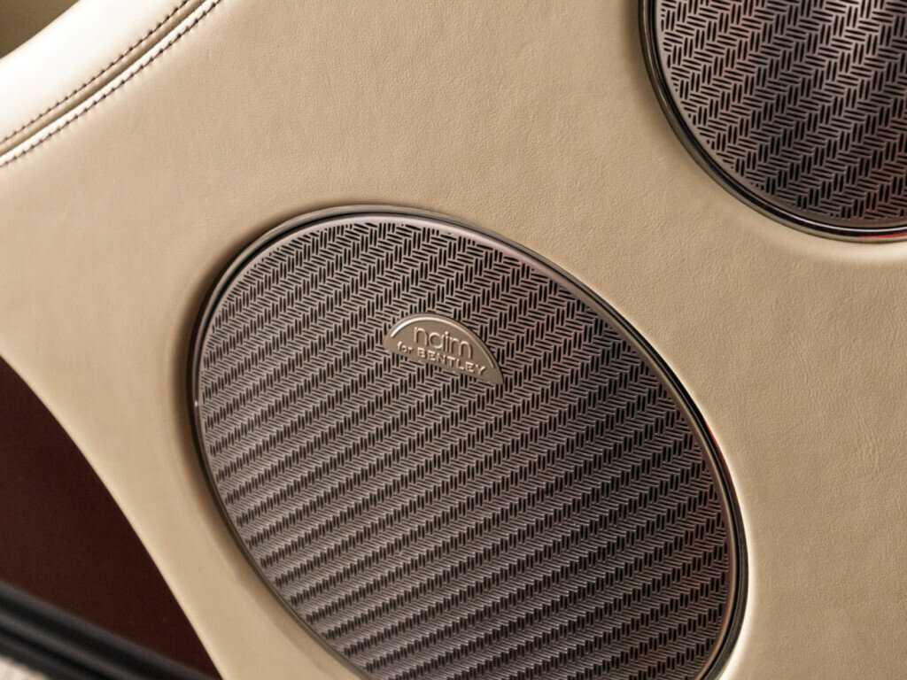 Bentley Bentayga Speed, 2020 Фото №23