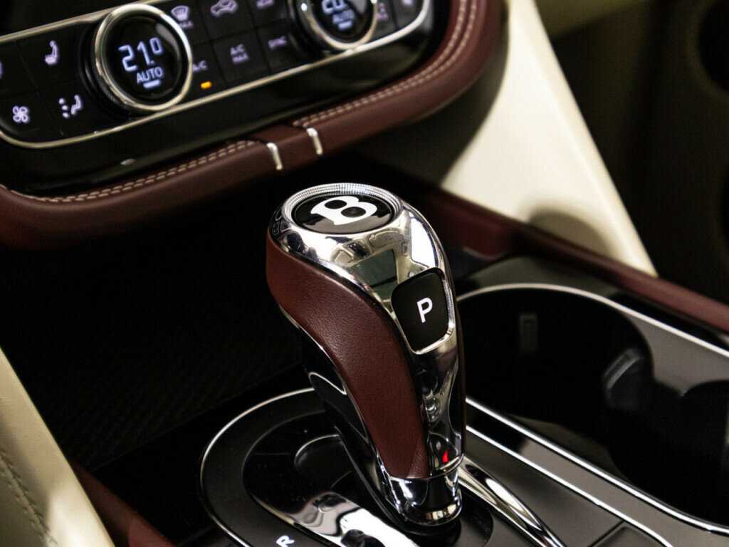 Bentley Bentayga Speed, 2020 Фото №28