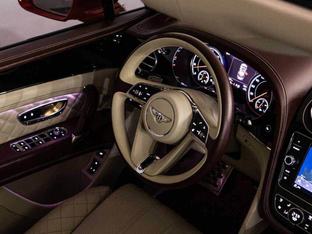 Bentley Bentayga Speed, 2020 Фото №29